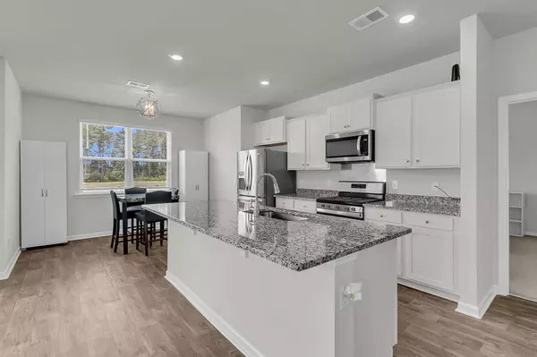 Summerville, SC 29486,607 Silver Spruce St