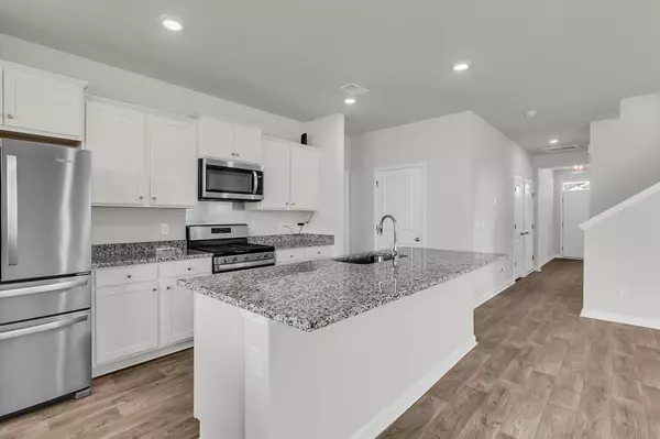 Summerville, SC 29486,607 Silver Spruce St