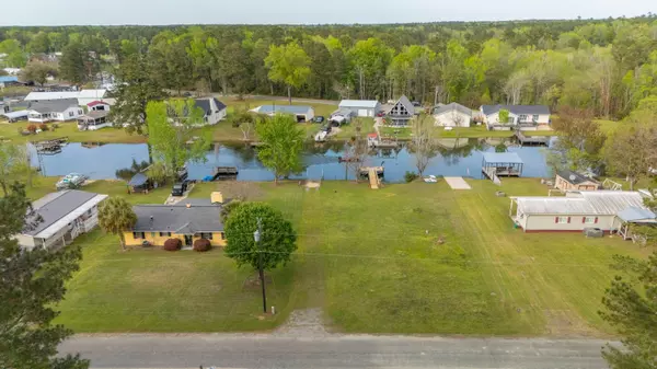 1187 Blackberry Bush Rd, Summerton, SC 29148