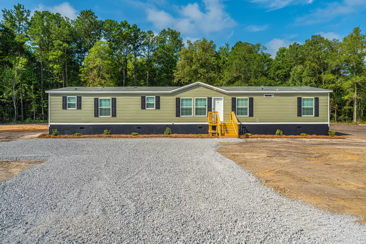 Pinopolis, SC 29469,123 Pine Arbor Ln