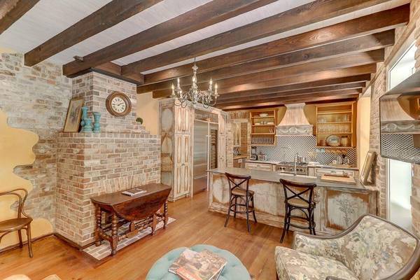 Charleston, SC 29401,29 Broad St #B