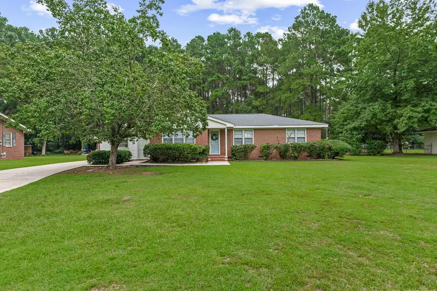 1410 Bennett Circle Cir, Holly Hill, SC 29059