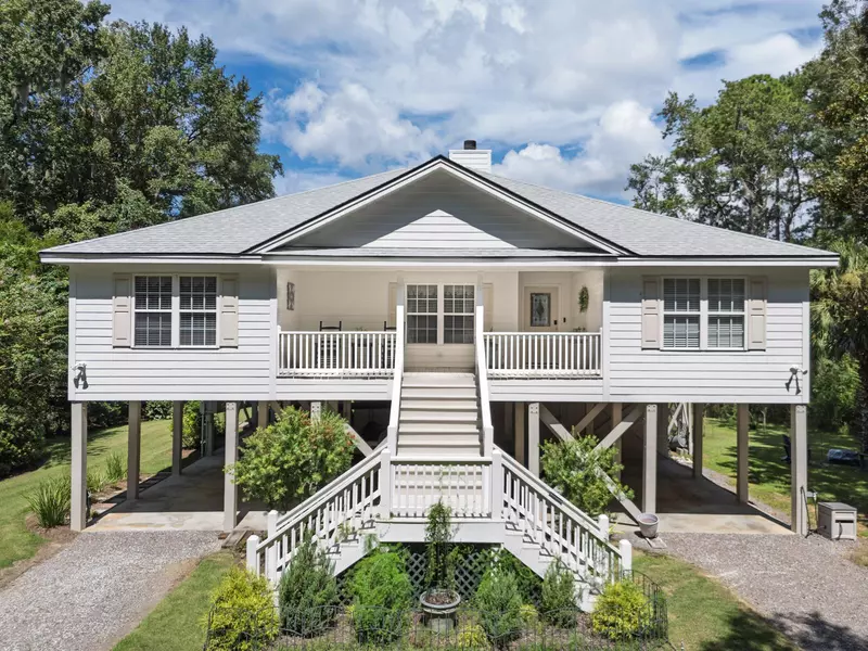 8346 Chisolm Plantation Rd, Edisto Island, SC 29438