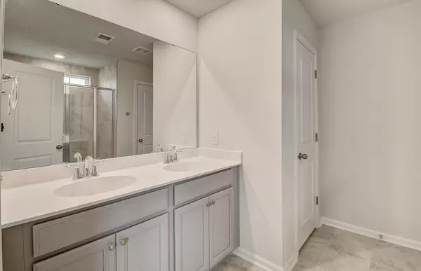 Summerville, SC 29485,102 Slipper Shell St