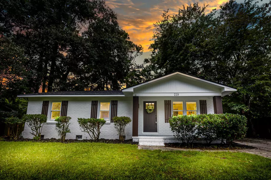 219 Birch Ln, Summerville, SC 29485