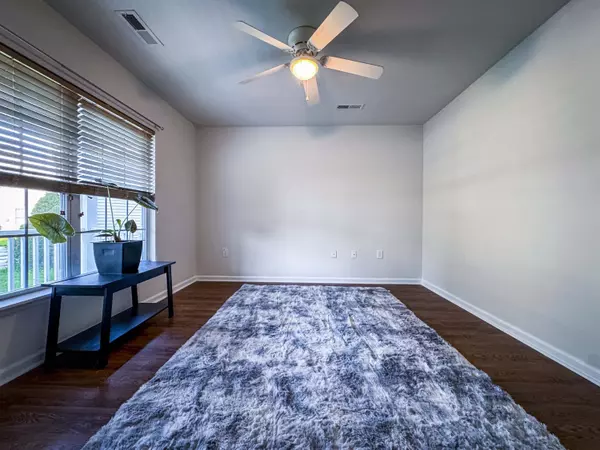 Summerville, SC 29485,5022 Basnett Dr