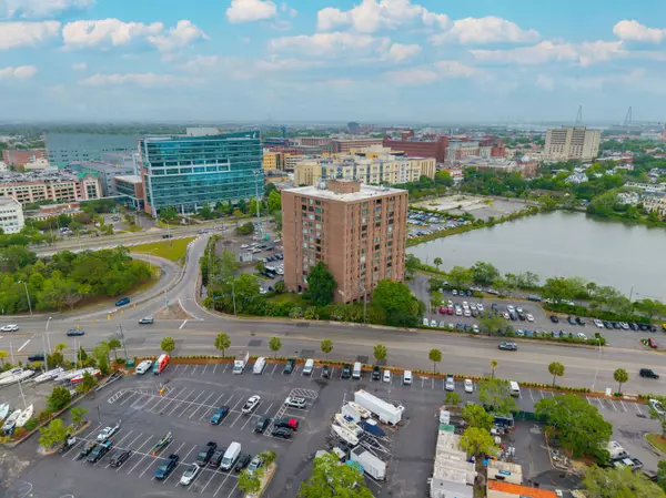 14 Lockwood Dr #5i, Charleston, SC 29401