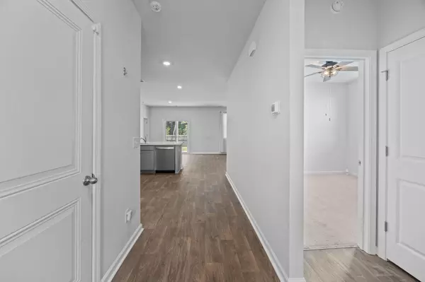 Summerville, SC 29486,350 Bering Ln