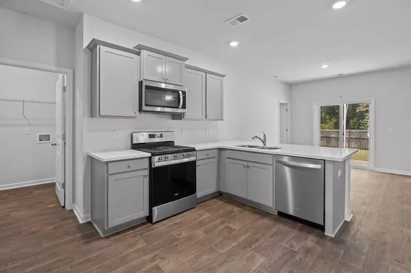 Summerville, SC 29486,350 Bering Ln