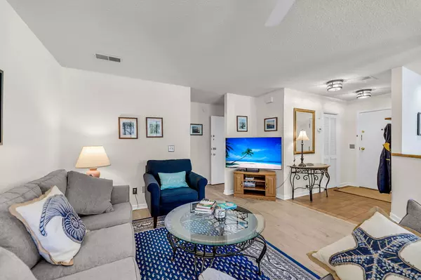 Edisto Island, SC 29438,858 Club Cottage Rd