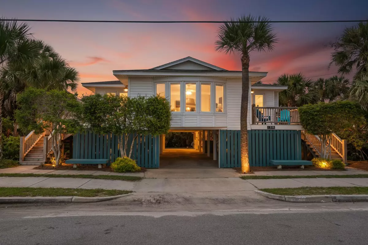 Edisto Island, SC 29438,207 Palmetto Blvd