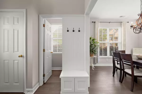 Mount Pleasant, SC 29466,3261 Beaconsfield Rd