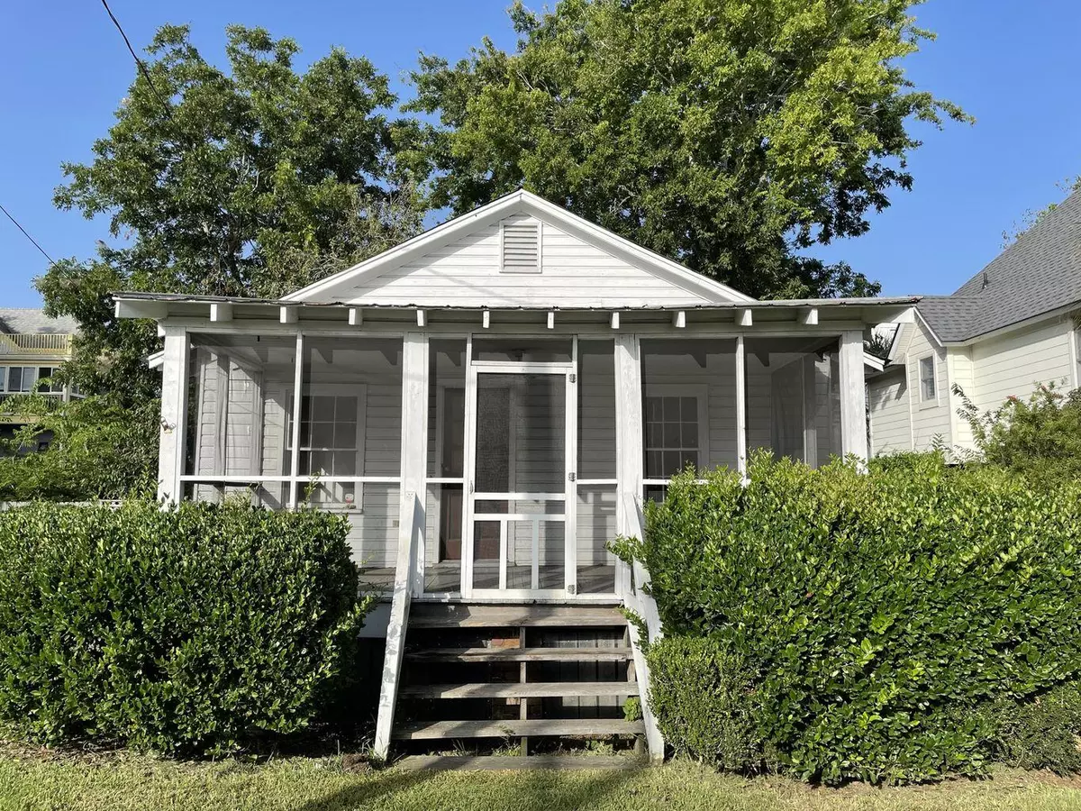 Sullivans Island, SC 29482,409 Station 22 1/2 St