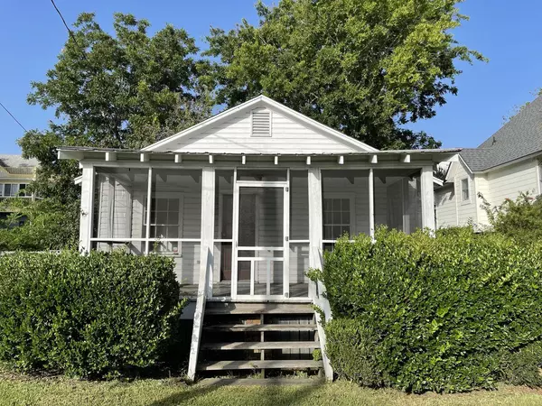 Sullivans Island, SC 29482,409 Station 22 1/2 St