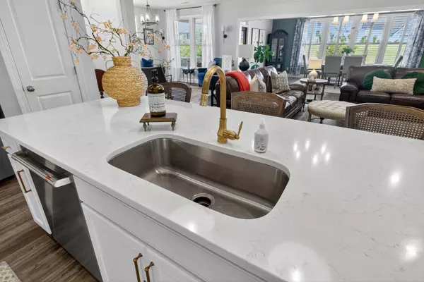 Summerville, SC 29483,122 Waxwing Dr