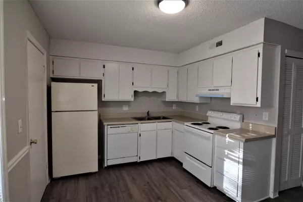 North Charleston, SC 29420,7653 Hunters Ridge Ln