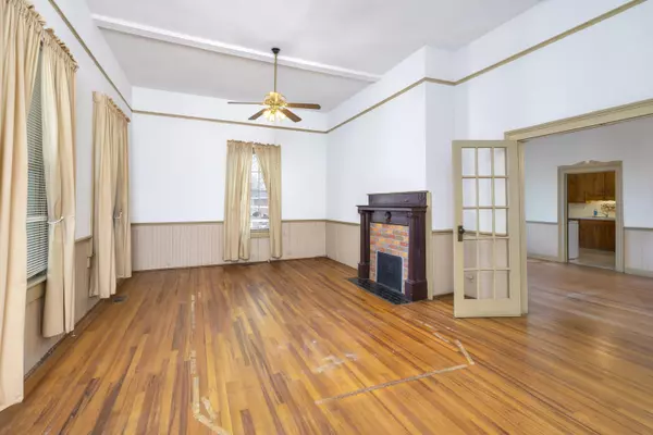 Manning, SC 29102,227 N Church St