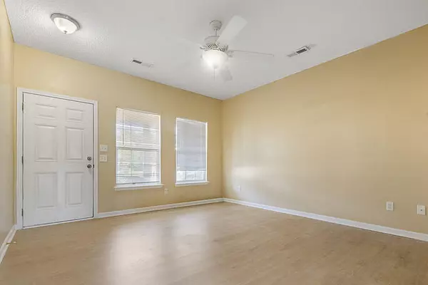 Summerville, SC 29485,136 Lynches River Dr