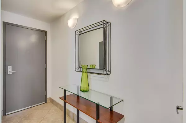 Charleston, SC 29403,487 King St #202 Penthouse