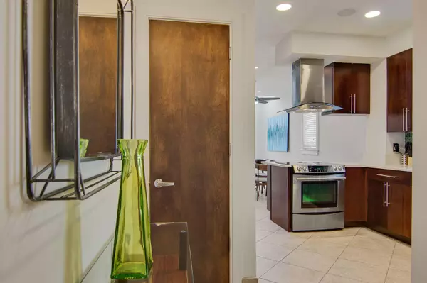 Charleston, SC 29403,487 King St #202 Penthouse