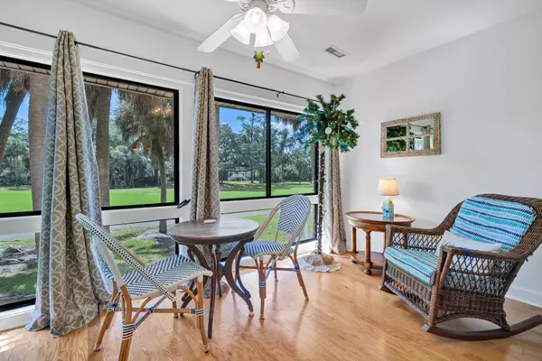 Edisto Beach, SC 29438,849 Club Cottage Rd