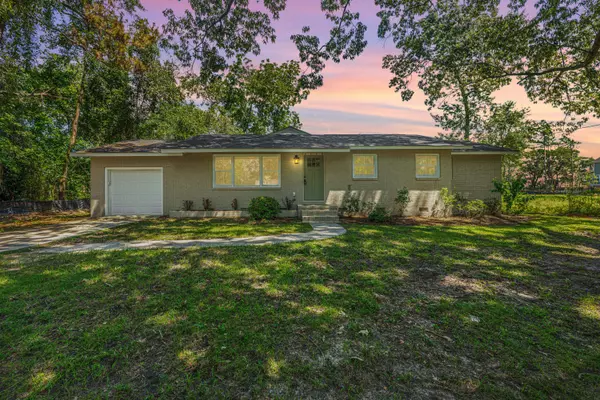 2150 Pierpont Ave, Charleston, SC 29414