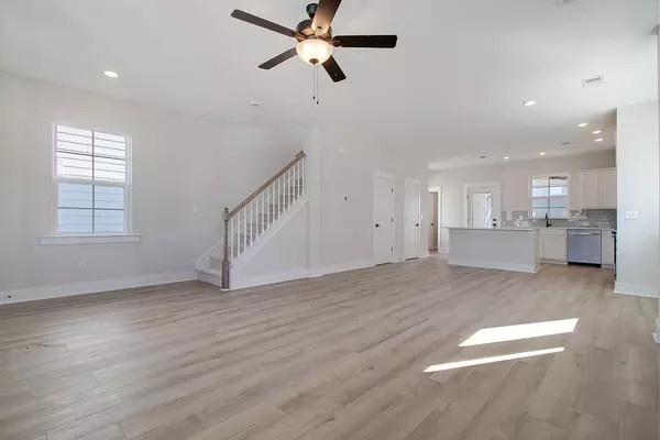 Summerville, SC 29486,517 Ivy Green Ln