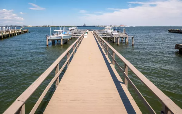 Charleston, SC 29401,2 Wharfside St #2-C