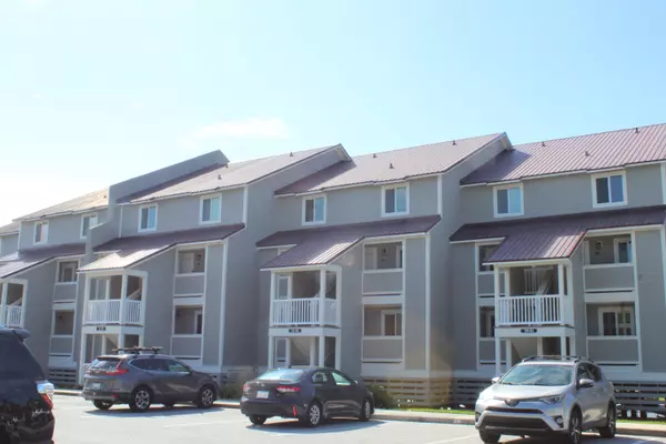 Folly Beach, SC 29439,17 W Mariners Cay
