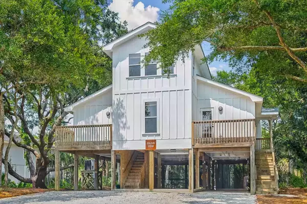 3115 Myrtle St, Edisto Island, SC 29438