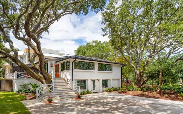 Isle Of Palms, SC 29451,816 Palm Blvd