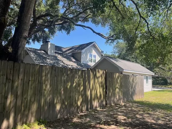 Mount Pleasant, SC 29464,662 Poaug Ln