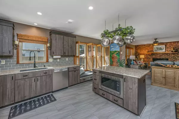 Summerville, SC 29483,116 Mendenhall St