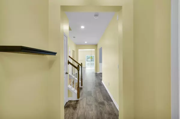 Summerville, SC 29486,699 Redbud Ln