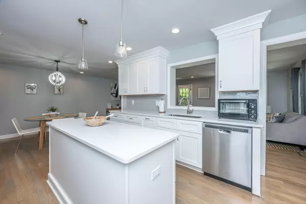 Hanahan, SC 29410,5812 Hume Ave