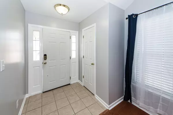 North Charleston, SC 29418,7856 High Maple Cir