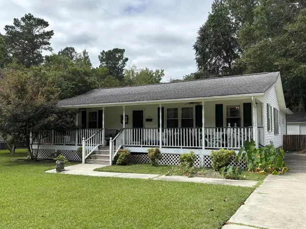 209 S Winter St, Moncks Corner, SC 29461