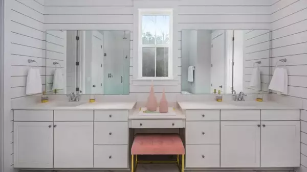 Summerville, SC 29485,122 Dry Dock St