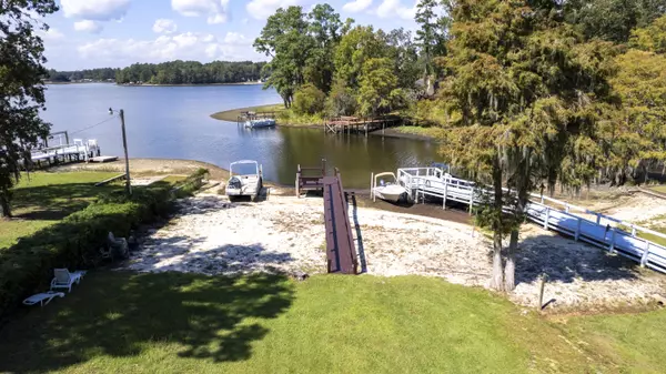 Manning, SC 29102,1228 Lesesne Dr