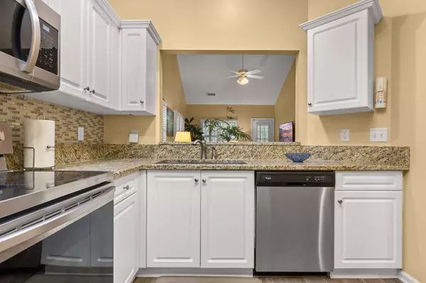 North Charleston, SC 29406,2472 Deer Ridge Ln #E1