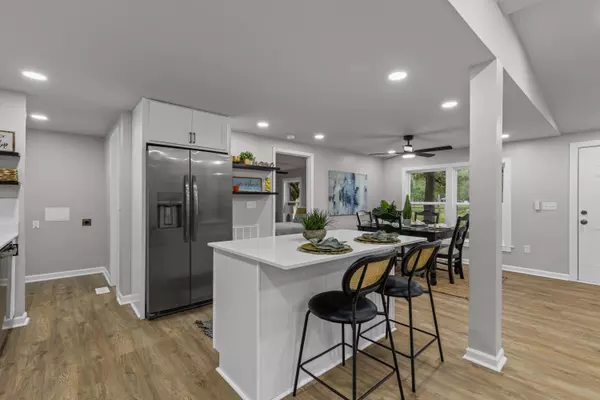 Ravenel, SC 29470,5963 Old Jacksonboro Rd