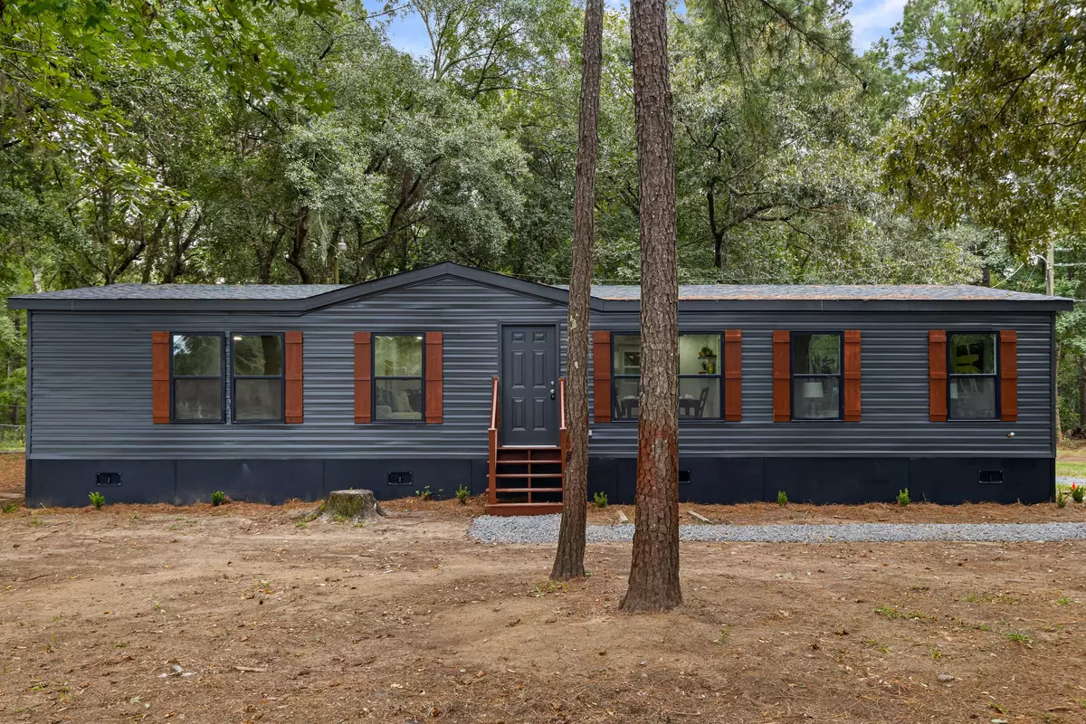 Ravenel, SC 29470,5963 Old Jacksonboro Rd