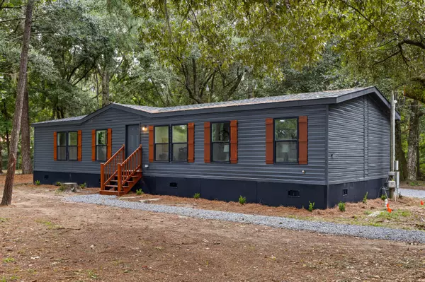 Ravenel, SC 29470,5963 Old Jacksonboro Rd