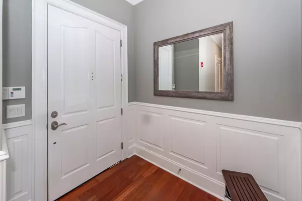 Daniel Island, SC 29492,108 Fairbanks Oak Aly #403