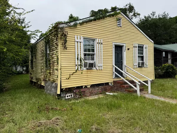 North Charleston, SC 29405,2742 W Surrey Dr