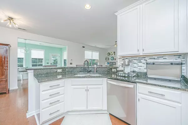 North Charleston, SC 29405,5304 E Dolphin St