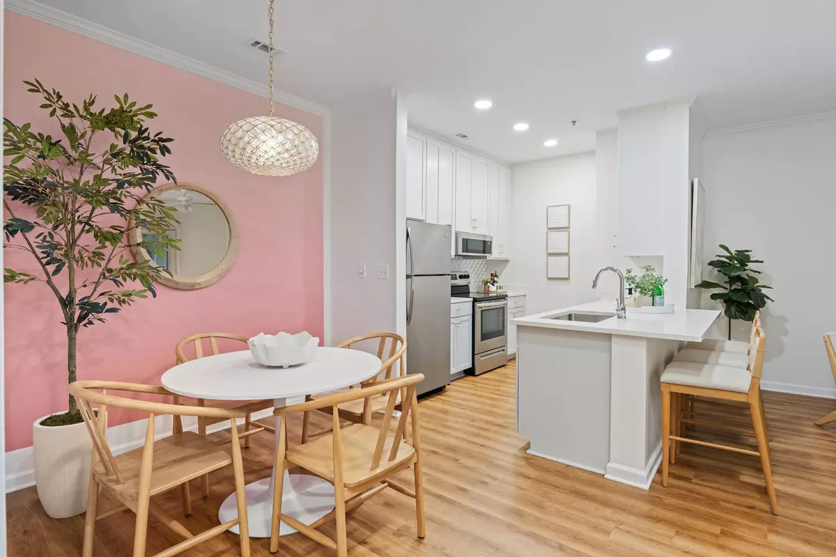 Daniel Island, SC 29492,400 Bucksley Ln #307