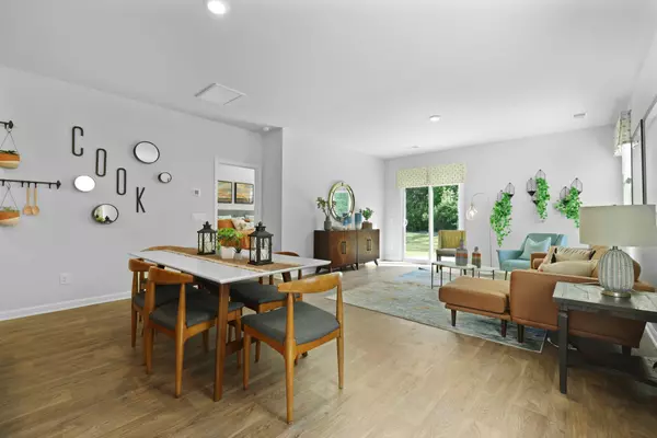 Summerville, SC 29486,530 Still Hts Ln