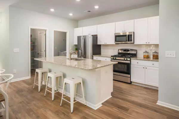 Summerville, SC 29486,374 Pine Crest View Dr