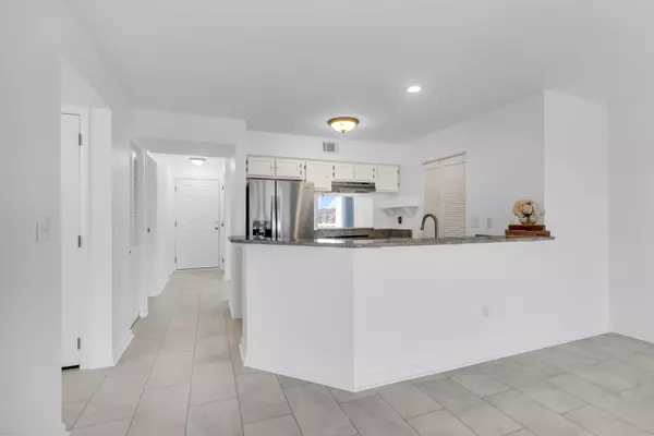 Folly Beach, SC 29439,100 Mariners Cay Dr